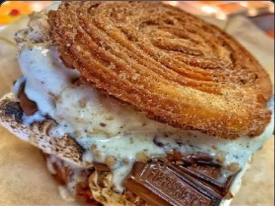 Churro Smore`s Sandwich.