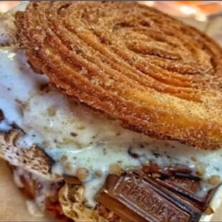 Churro Smore`s Sandwich