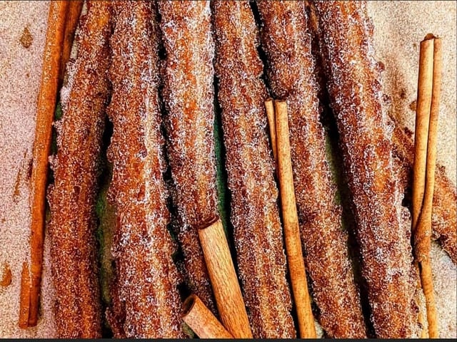 Plain Churros (2pcs).